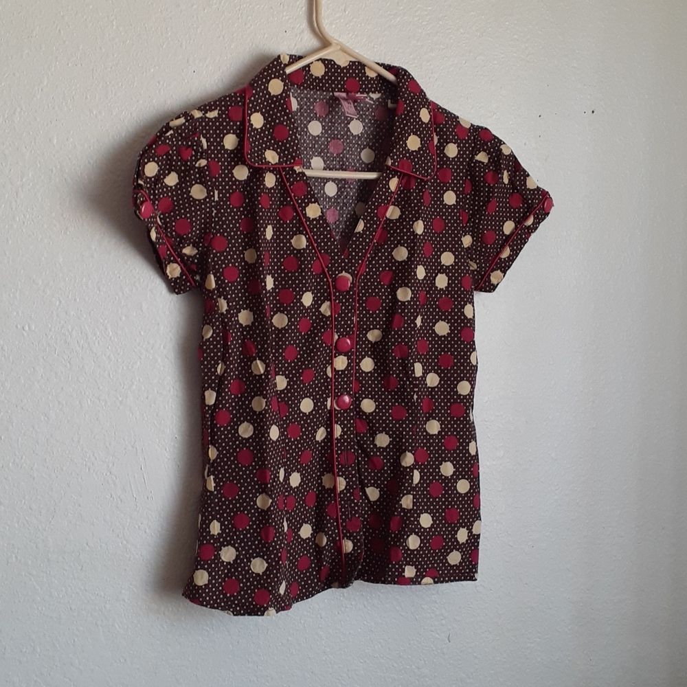 Dolled up blouse M pink colorful polka dots